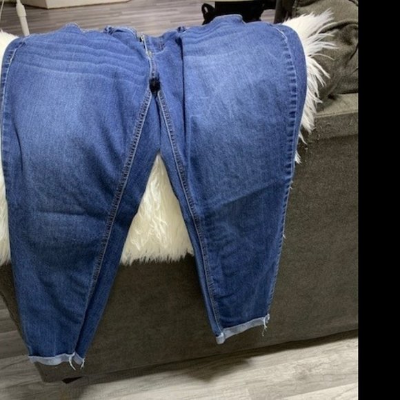 EST. 1946 Denim Crop Jeans Size 12 - Picture 1 of 2
